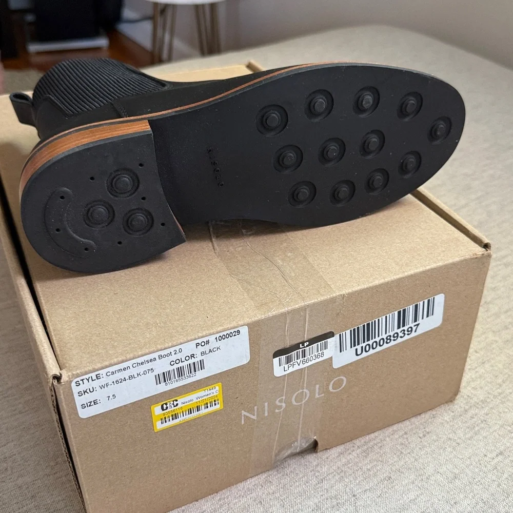 Nisolo Carmen Chelsea 2.0 Leather Ankle Boots - Picture 3 of 6